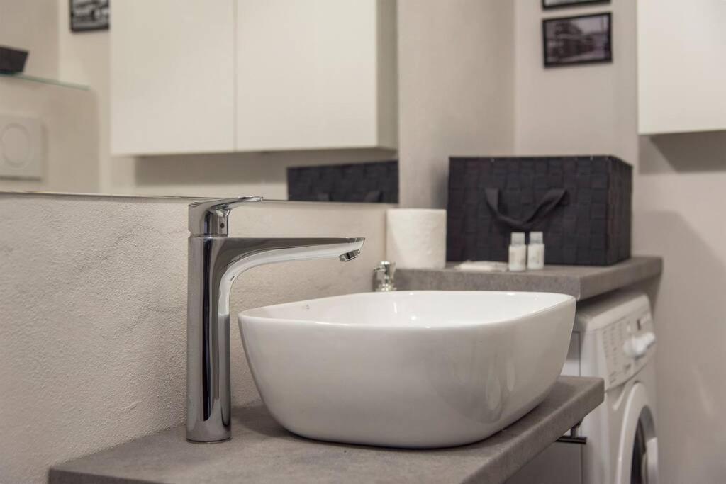 Mico 1 Bedroom Apartment - Youhosty Milano Exterior foto